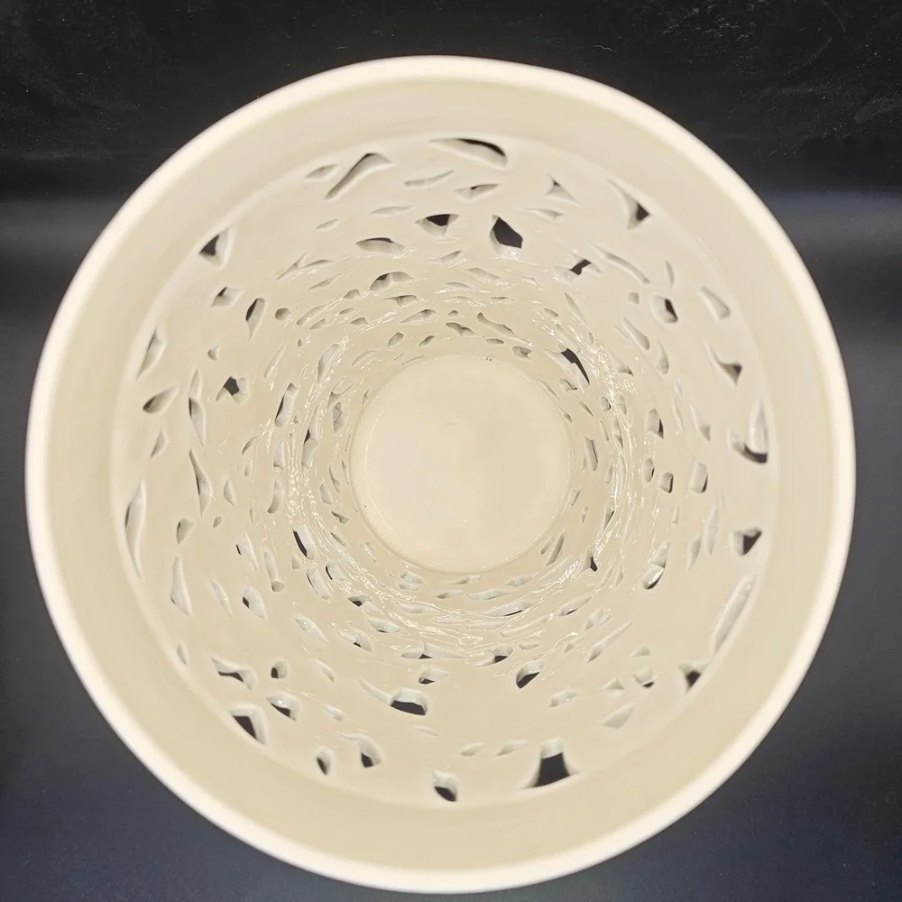 Villeroy &‎ Boch Heinrich White Reticulated Pierced Bird Floral Vase 8.5